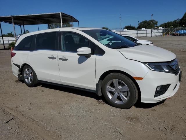 5FNRL6H71JB106382 - 2018 HONDA ODYSSEY EXL WHITE photo 4