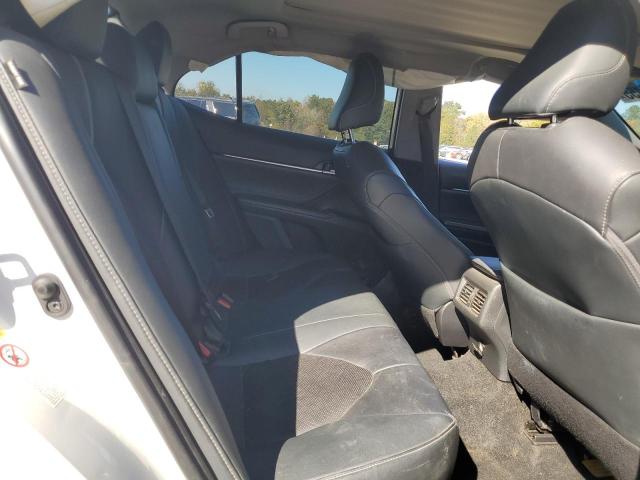 4T1BZ1HK5JU021054 - 2018 TOYOTA CAMRY XSE Beyaz fotoğraf 10