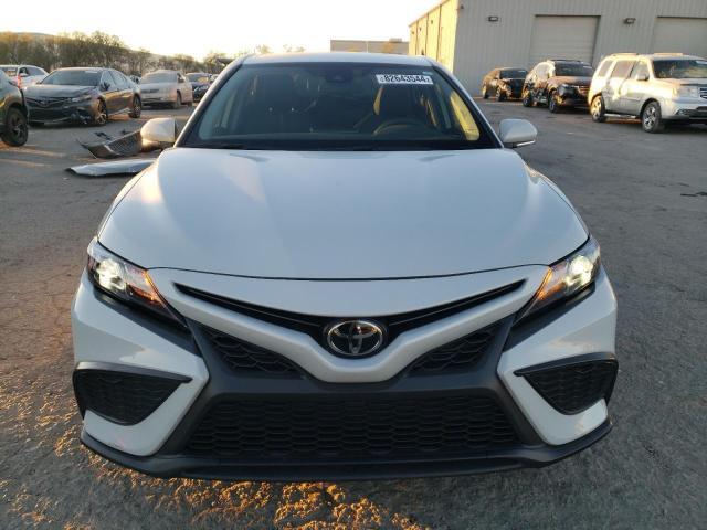 4T1G11AK4PU136003 - 2023 TOYOTA CAMRY SE NIGHT SHADE GRAY photo 5