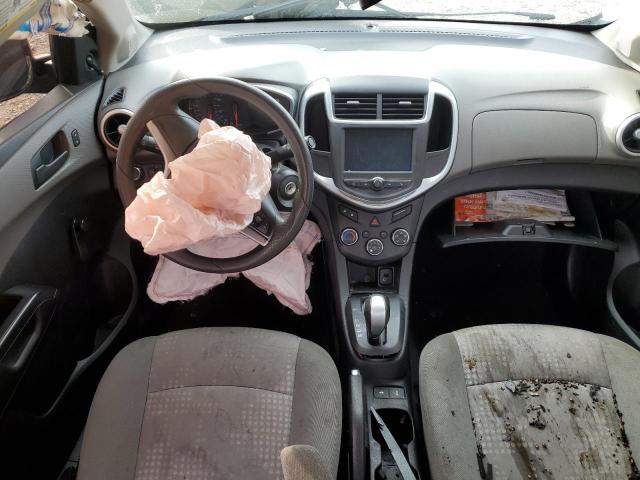 1G1JB5SH8H4147856 - 2017 CHEVROLET SONIC LS ნაცრისფერი ფოტო 8