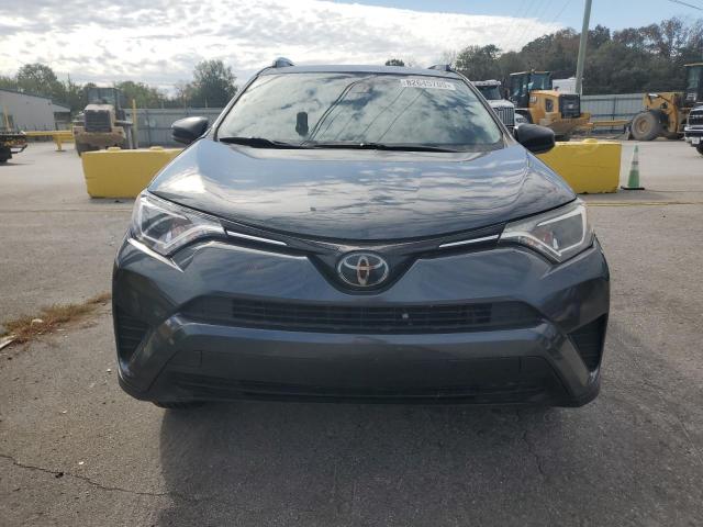 JTMZFREV2JJ196811 - 2018 TOYOTA RAV4 LE Графитовый фото 5