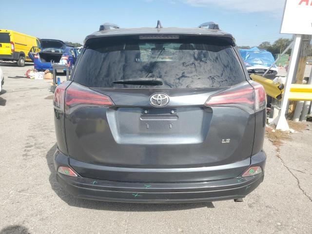 JTMZFREV2JJ196811 - 2018 TOYOTA RAV4 LE Графитовый фото 6
