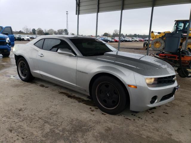 2G1FA1EV8A9141304 - 2010 CHEVROLET CAMARO LS SILVER photo 4