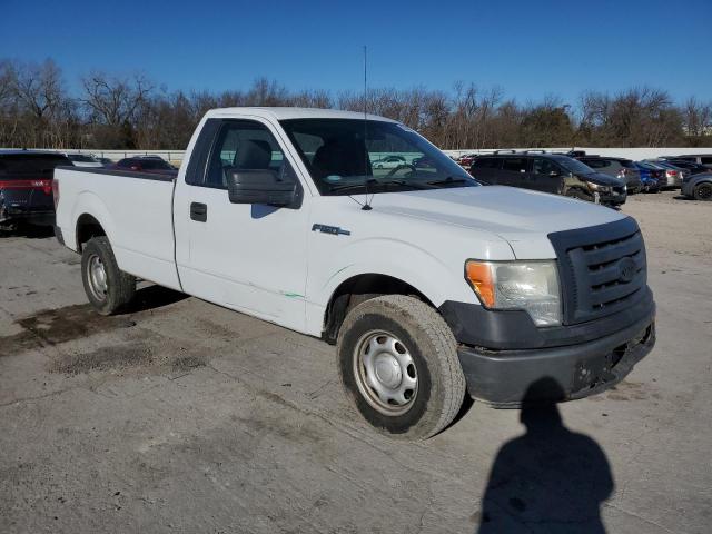 1FTMF1CW8AKC34964 - 2010 FORD F150 WHITE photo 4