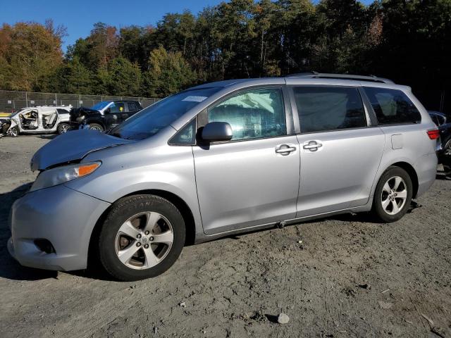 2015 TOYOTA SIENNA LE, 