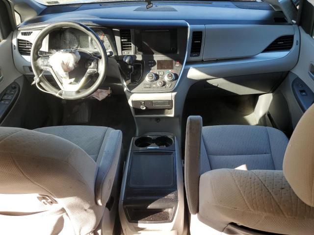 5TDKK3DC5FS567142 - 2015 TOYOTA SIENNA LE 银色 照片 8