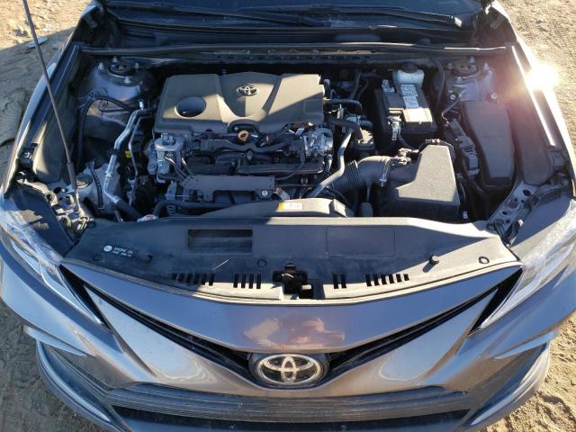 4T1C11AK5MU413543 - 2021 TOYOTA CAMRY LE 灰色 照片 11