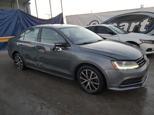 3VWDB7AJ2HM215994 - 2017 VOLKSWAGEN JETTA SE GRAY photo 4