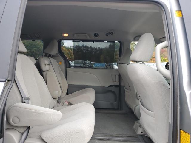 5TDKK3DC9BS047018 - 2011 TOYOTA SIENNA LE ვერცხლისფერი ფოტო 11