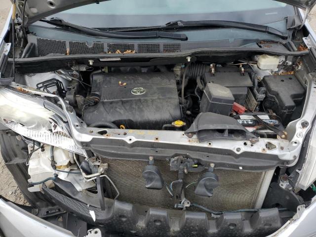 5TDKK3DC9BS047018 - 2011 TOYOTA SIENNA LE ვერცხლისფერი ფოტო 12