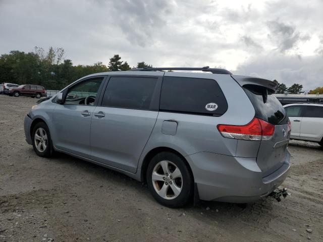5TDKK3DC9BS047018 - 2011 TOYOTA SIENNA LE ვერცხლისფერი ფოტო 2