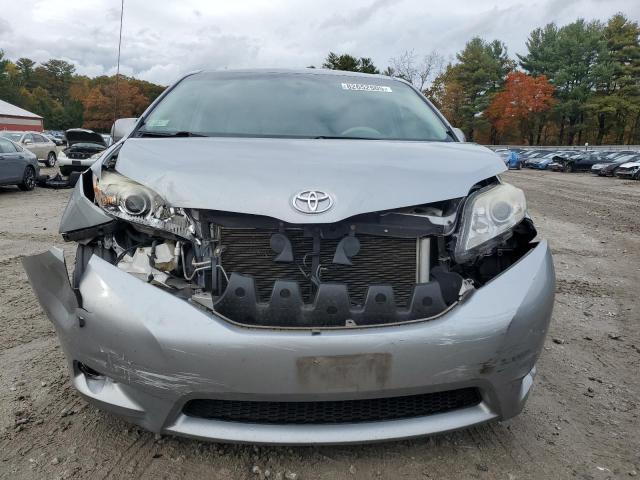 5TDKK3DC9BS047018 - 2011 TOYOTA SIENNA LE ვერცხლისფერი ფოტო 5