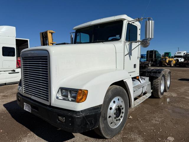 1FUYDCYB0YMF51060 - 2000 FREIGHTLINER CONVENTION FLD120 WHITE photo 2