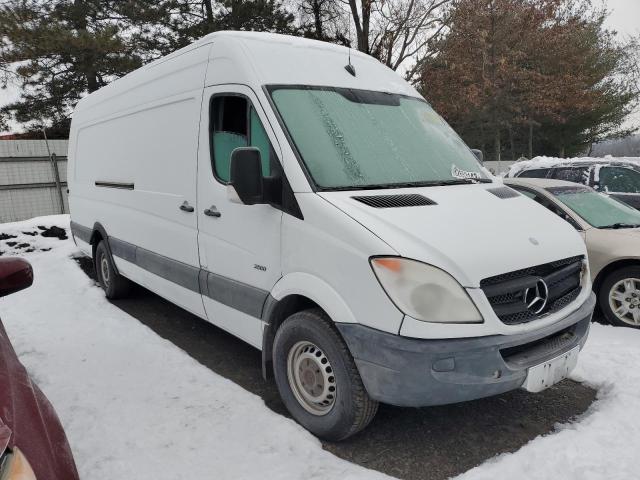 WD3PE8CC1B5587555 - 2011 MERCEDES-BENZ SPRINTER 2500 WHITE photo 4