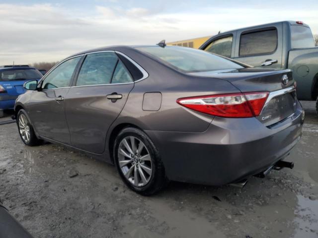 4T1BK1FK2FU557006 - 2015 TOYOTA CAMRY XSE GRAY photo 2