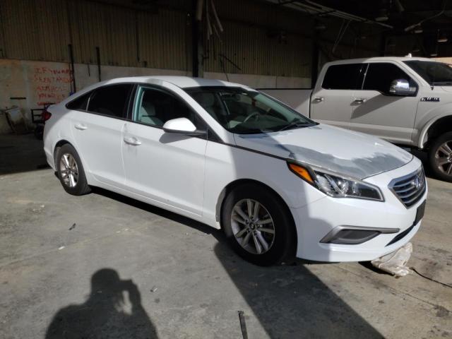 5NPE24AF1GH400205 - 2016 HYUNDAI SONATA SE WHITE photo 4