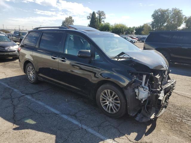 5TDYK3DC0FS661679 - 2015 TOYOTA SIENNA XLE BLACK photo 4
