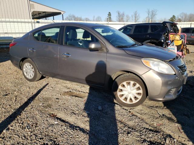 3N1CN7APXDL847686 - 2013 NISSAN VERSA S GRAY photo 4