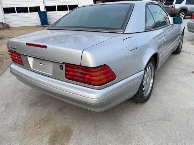 WDBFA63F1TF131643 - 1996 MERCEDES-BENZ SL 320 GRAY photo 4