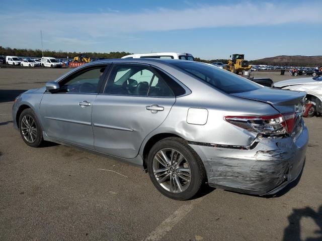 4T1BF1FK8HU663094 - 2017 TOYOTA CAMRY LE SILVER photo 2