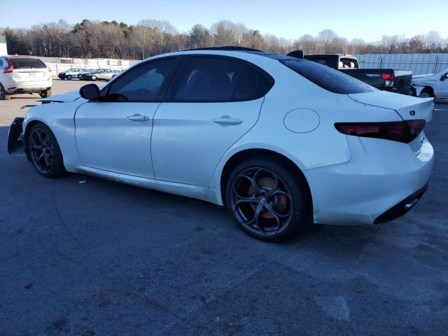 ZARFAEEN8J7597809 - 2018 ALFA ROMEO GIULIA TI Q4 WHITE photo 2