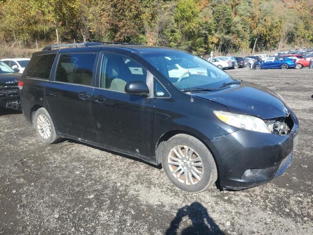 5TDYK3DC3DS281099 - 2013 TOYOTA SIENNA XLE BLACK photo 4