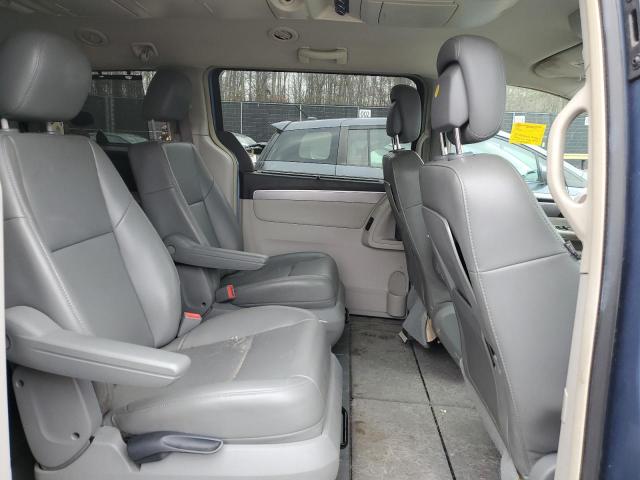 2V4RW3DG4BR766438 - 2011 VOLKSWAGEN ROUTAN SE BLUE photo 11