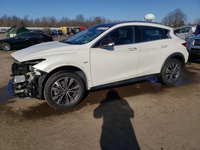 SJKCH5CRXJA047266 - 2018 INFINITI QX30 BASE WHITE photo 1