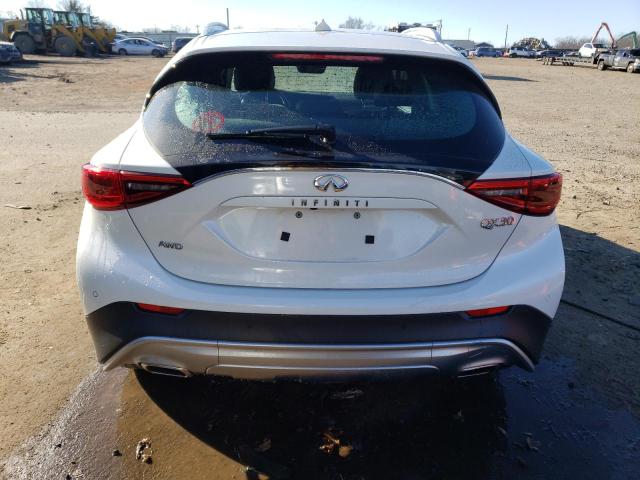 SJKCH5CRXJA047266 - 2018 INFINITI QX30 BASE WHITE photo 6