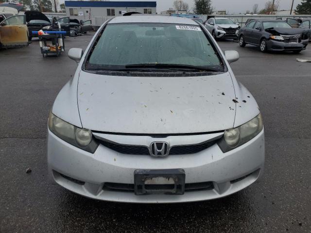 19XFA15569E005807 - 2009 HONDA CIVIC LX 银色 照片 5