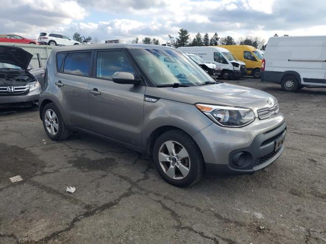 KNDJN2A24H7498837 - 2017 KIA SOUL GRAY photo 4