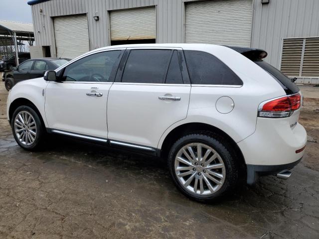 2LMDJ6JK6BBJ18864 - 2011 LINCOLN MKX WHITE photo 2