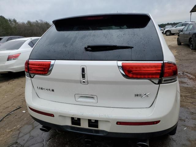 2LMDJ6JK6BBJ18864 - 2011 LINCOLN MKX WHITE photo 6