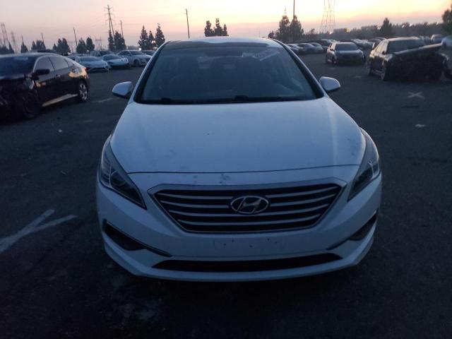 5NPE24AF6HH584459 - 2017 HYUNDAI SONATA SE WHITE photo 5