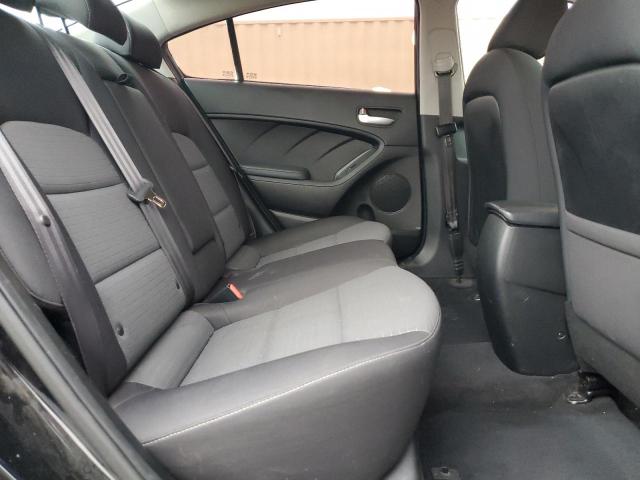 3KPFL4A70JE256295 - 2018 KIA FORTE LX Чорний фото 10