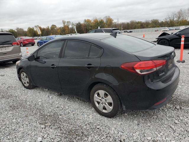 3KPFL4A70JE256295 - 2018 KIA FORTE LX Чорний фото 2