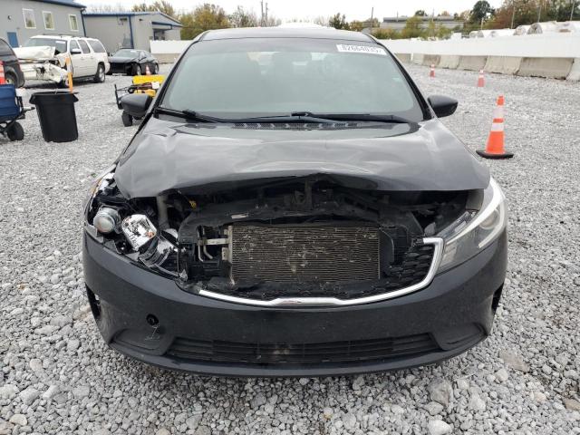 3KPFL4A70JE256295 - 2018 KIA FORTE LX Чорний фото 5