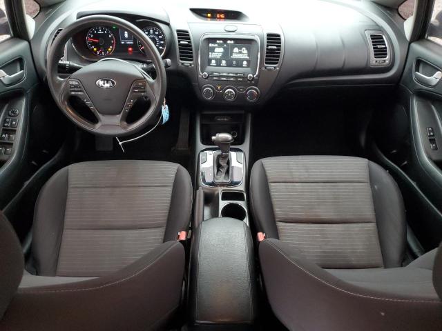 3KPFL4A70JE256295 - 2018 KIA FORTE LX Чорний фото 8