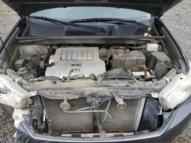 5TDBK3EHXBS072696 - 2011 TOYOTA HIGHLANDER BASE رمادي صورة 12