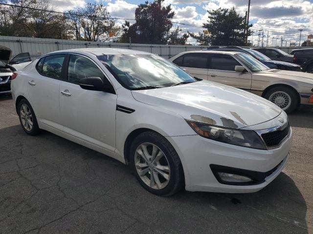 5XXGN4A7XDG227476 - 2013 KIA OPTIMA EX WHITE photo 4