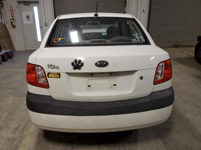 KNADE223496451932 - 2009 KIA RIO BASE WHITE photo 6