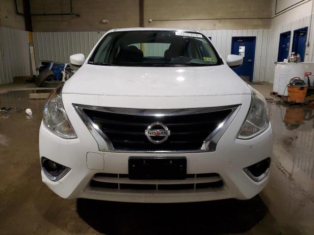 3N1CN7APXKL828214 - 2019 NISSAN VERSA S WHITE photo 5