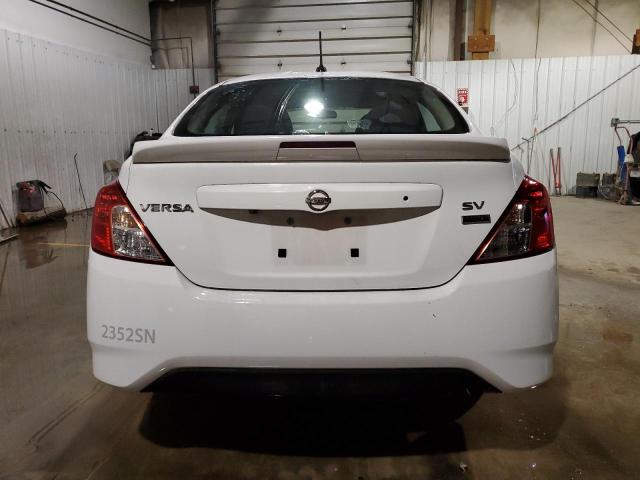 3N1CN7APXKL828214 - 2019 NISSAN VERSA S WHITE photo 6