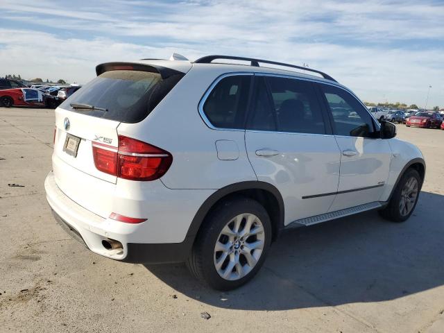 5UXZV4C5XD0B17096 - 2013 BMW X5 XDRIVE35I WHITE photo 3