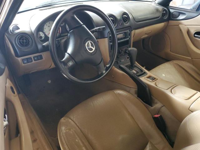 JM1NB353X20227347 - 2002 MAZDA MX-5 MIATA BASE BLACK photo 8