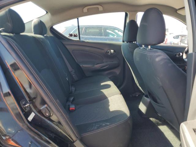 3N1CN7AP3JL869461 - 2018 NISSAN VERSA S Schwarz Foto 10