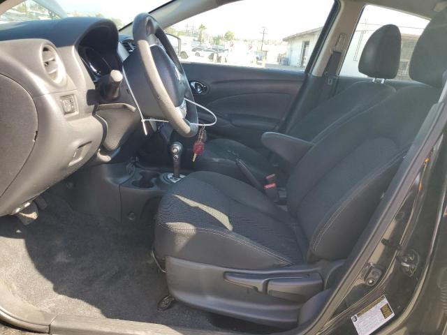 3N1CN7AP3JL869461 - 2018 NISSAN VERSA S Schwarz Foto 7