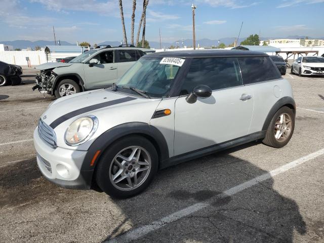 2011 MINI COOPER, 