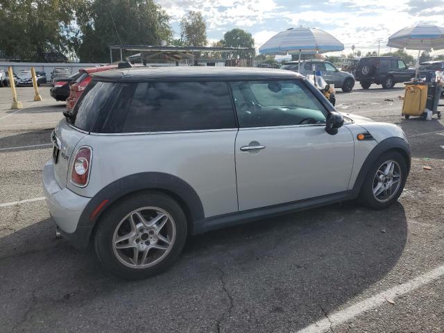 WMWSU3C59BT251491 - 2011 MINI COOPER SILVER photo 3