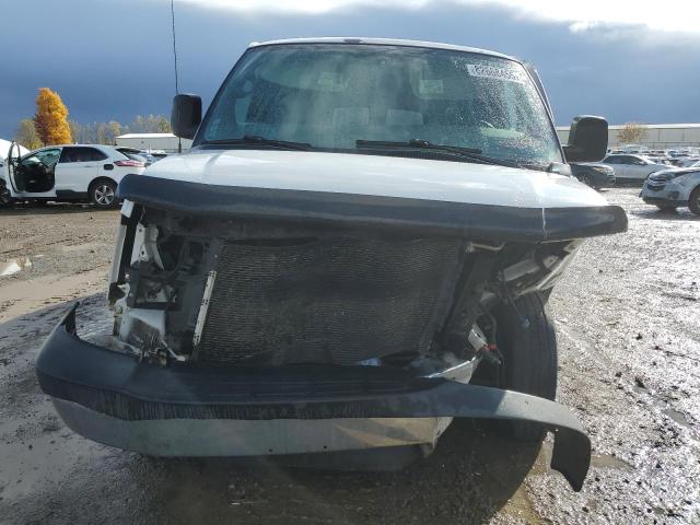 1GAHG39U271108011 - 2007 CHEVROLET EXPRESS G3 WHITE photo 5